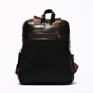 Sac à dos en cuir marron noirci avec multiples compartiments